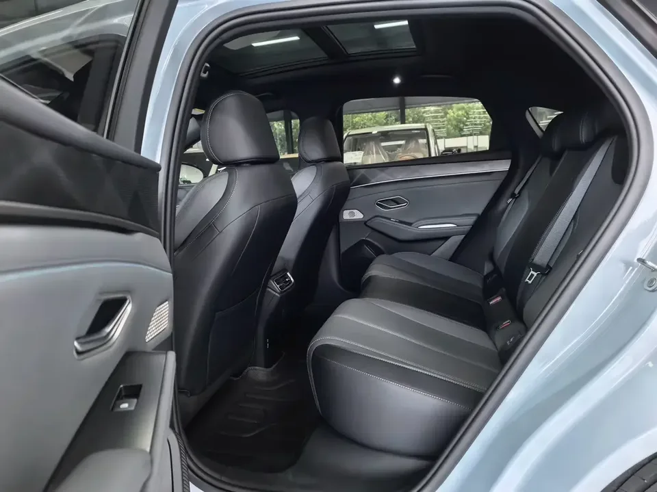BYD Qin L DM Qin L DM 2025 Intelligent Driving Edition DM-i 120KM Leading Edition 2025 — миниатюра 3