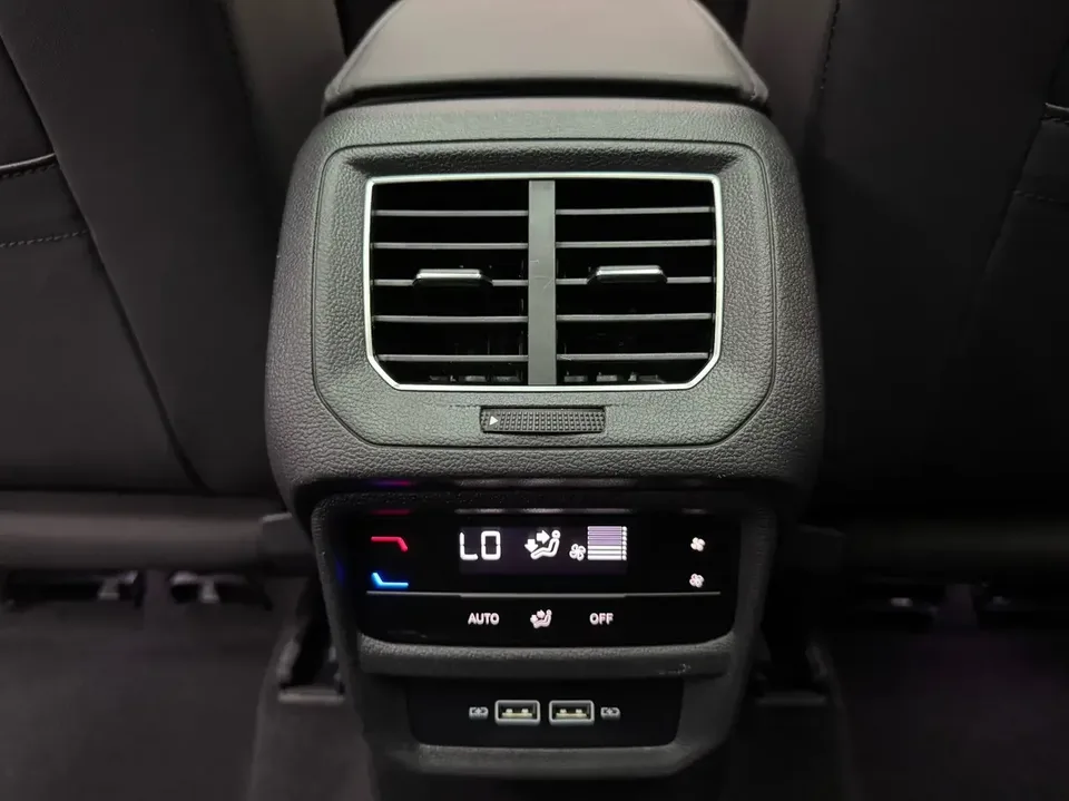 Volkswagen Tayron Tanyue 2023 280TSI 2WD Luxury Plus Advanced Edition 2022 — миниатюра 3