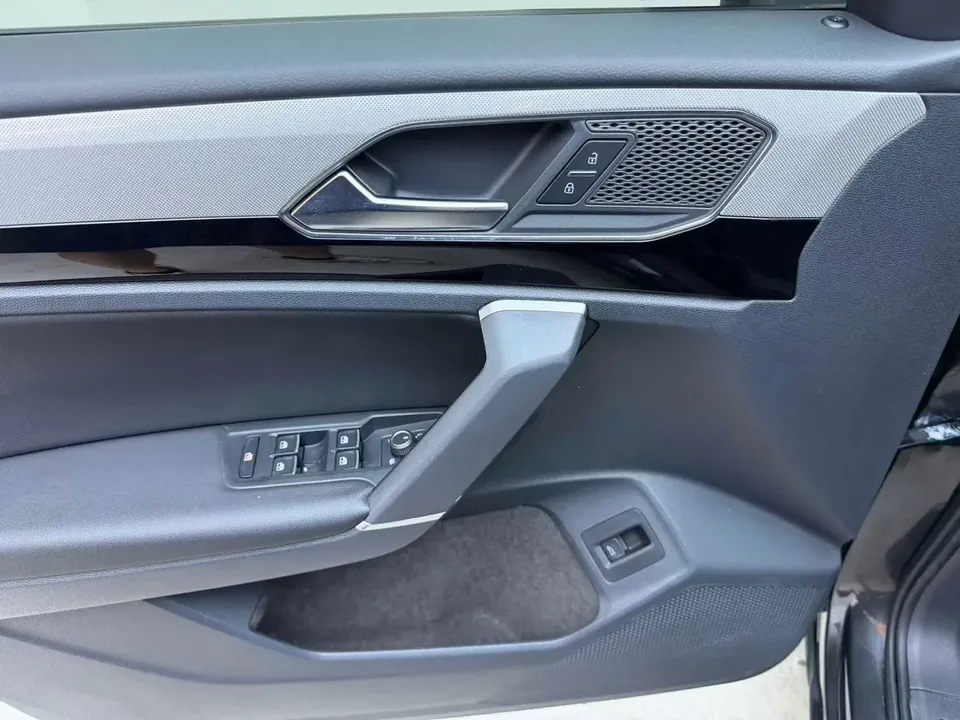 Volkswagen Tayron Tanyue 2022 280TSI 2WD Luxury Smart Edition 2022 — thumbnail 3