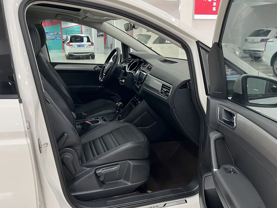 Volkswagen Touran L Touran L 2021 280TSI DSG Comfort Edition 7 Seaters 2022 — thumbnail 5