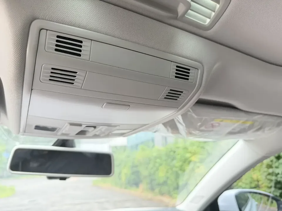 Volkswagen Bora Bora 2023 200TSI DSG Joy Edition 2023 — миниатюра 3