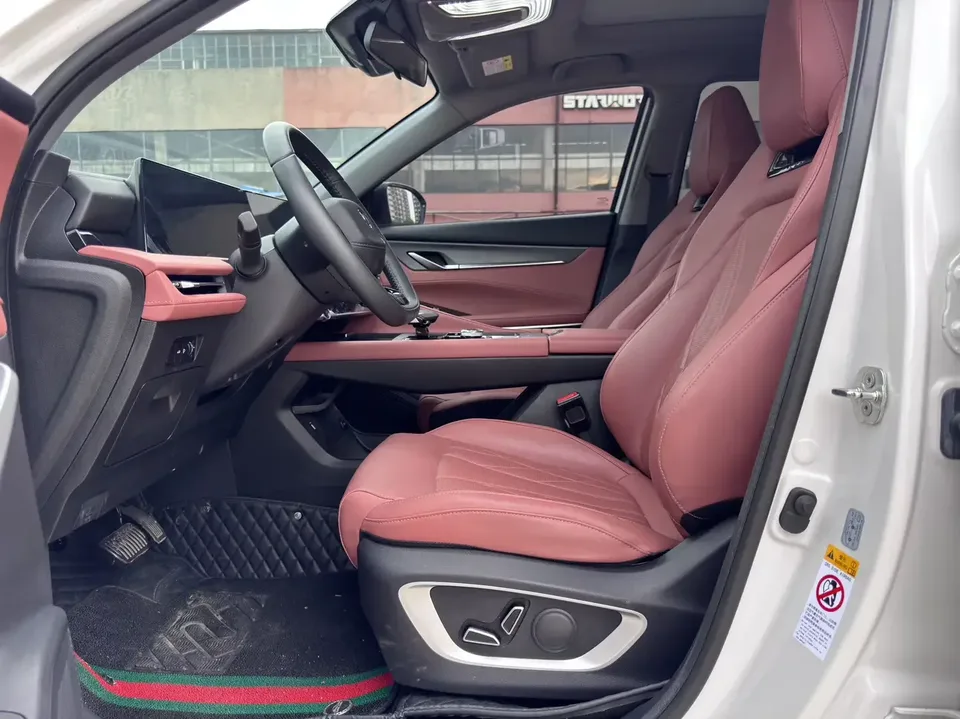 Changan CS75PLUS Changan CS75 PLUS 2024 The third generation champion version 1.5T automatic intelligent driving strong navigation 2024 — thumbnail 5
