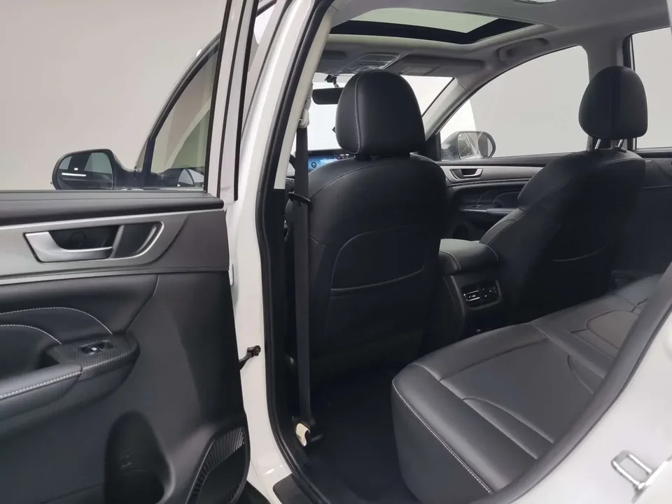 Haval M6 Haval M6 2023 PLUS 1.5T DCT Luxury Intelligent Connection 2023 — миниатюра 5