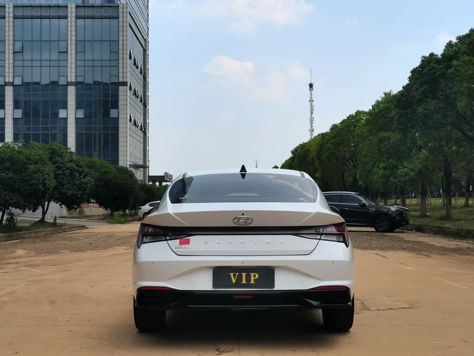 Hyundai Elantra Elantra 2022 1.5L CVT LUX Premium Edition 2023 — thumbnail 2