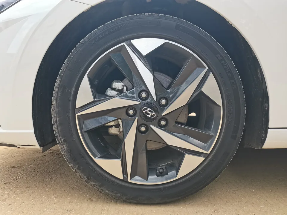 Hyundai Elantra Elantra 2022 1.5L CVT LUX Premium Edition 2023 — thumbnail 3