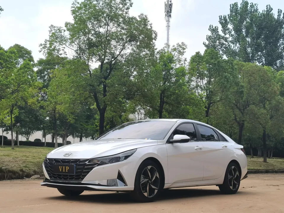 Hyundai Elantra Elantra 2022 1.5L CVT LUX Premium Edition 2023 — photo 1, buy with delivery to Moscow