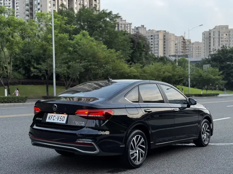 Volkswagen Lavida Lavida 2023 300TSI DSG Full Elegance Edition 2024 — thumbnail 2