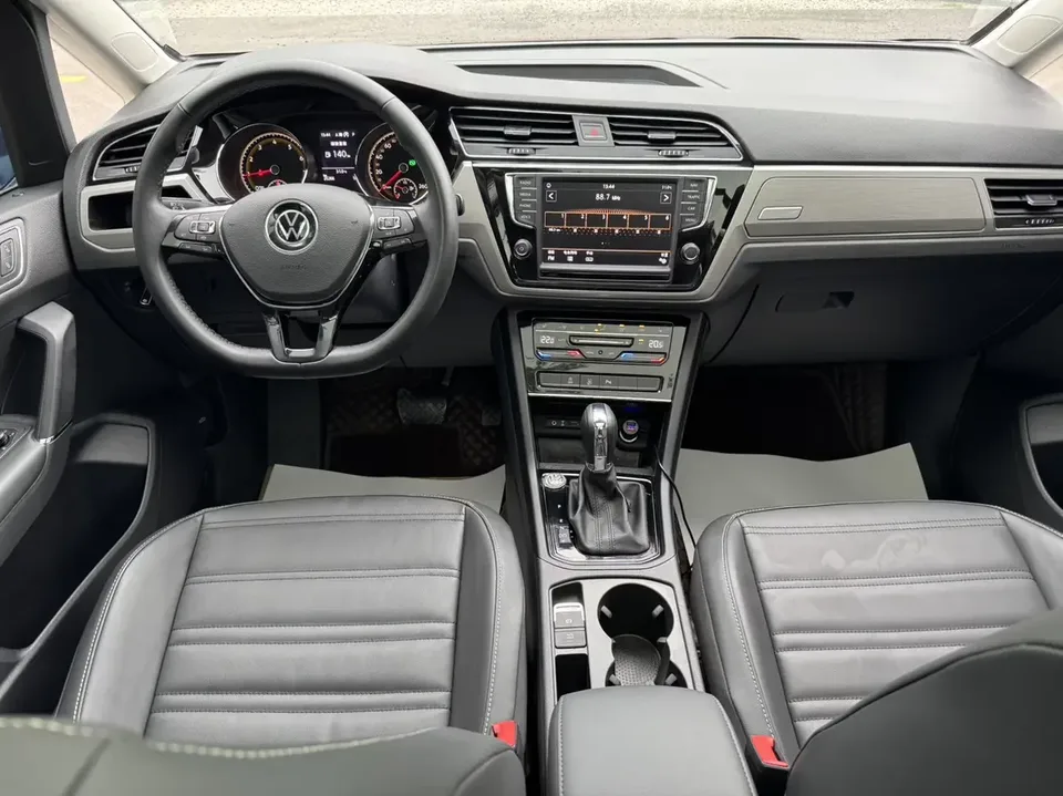 Volkswagen Touran L Touran L 2021 280TSI DSG 7-seater 2022 — thumbnail 3