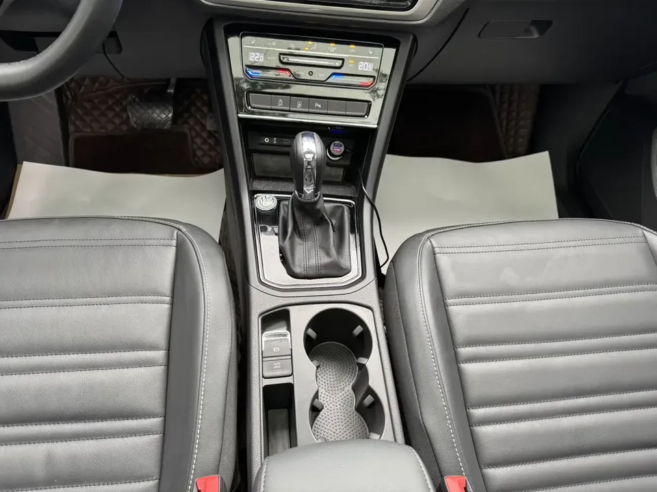 Volkswagen Touran L Touran L 2021 280TSI DSG 7-seater 2022 — thumbnail 4
