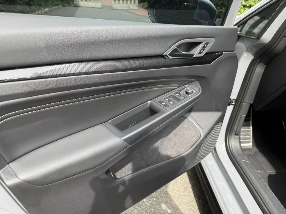 Volkswagen Golf golf 2023 280TSI DSG R-Line Lite 2023 — thumbnail 3