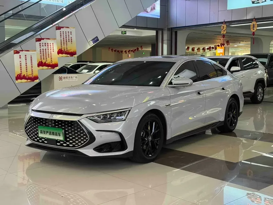 BYD Han DM Chinese DM 2024 DM-i Honor Edition 121KM Elite 2024 — photo 1, buy with delivery to Moscow