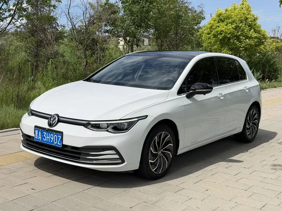 Volkswagen Golf golf 2021 280TSI DSG Pro 2022 — photo 1, buy with delivery to Moscow