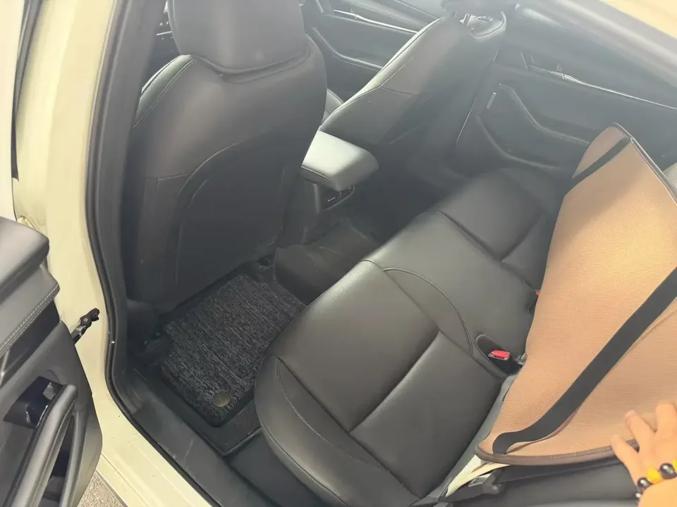 Mazda Axela Mazda3 Angkesela 2023 2.0L Automatic Quality Edition 2023 — thumbnail 3