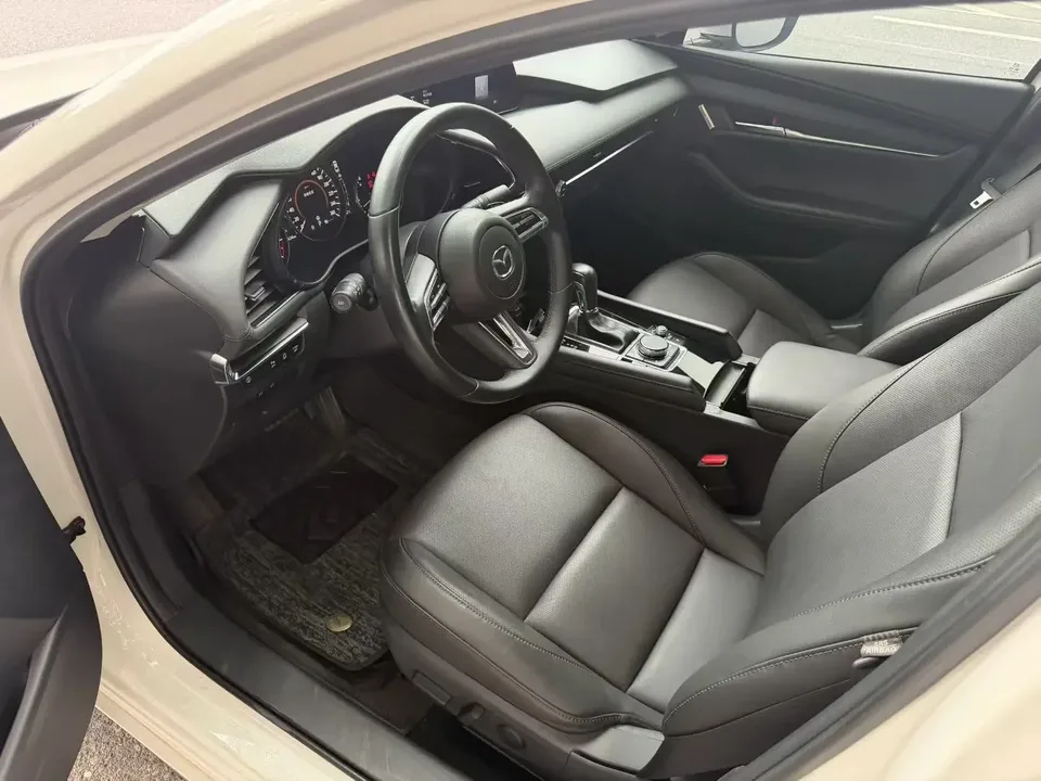 Mazda Axela Mazda3 Angkesela 2023 2.0L Automatic Quality Edition 2023 — thumbnail 5