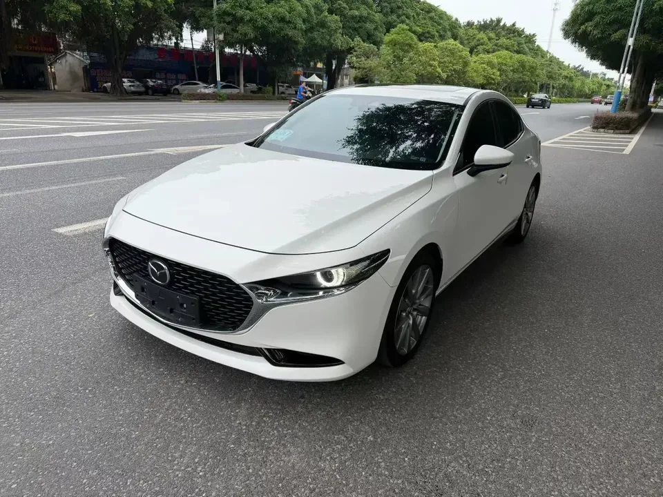 Mazda Axela Mazda3 Angkesela 2023 2.0L Automatic Quality Edition 2023 — photo 1, buy with delivery to Moscow