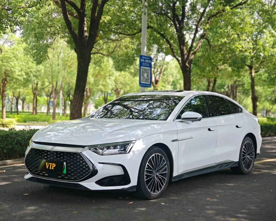 BYD Han DM Chinese DM 2022 DM-i 121KM Premium 2022 — photo 1, buy with delivery to Moscow