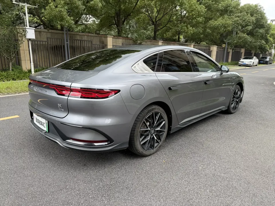 BYD Han DM Chinese DM 2022 DM-p 202KM 4WD flagship model 2022 — thumbnail 2