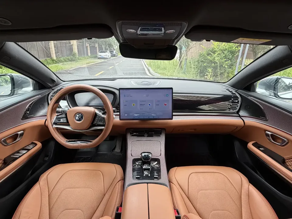 BYD Han DM Chinese DM 2022 DM-p 202KM 4WD flagship model 2022 — thumbnail 4