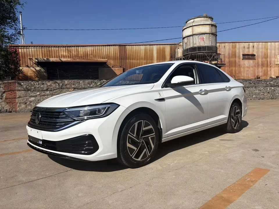 Volkswagen Sagitar Sagitar 2023 280TSI DSG Beyond Edition Plus 2022 — photo 1, buy with delivery to Moscow