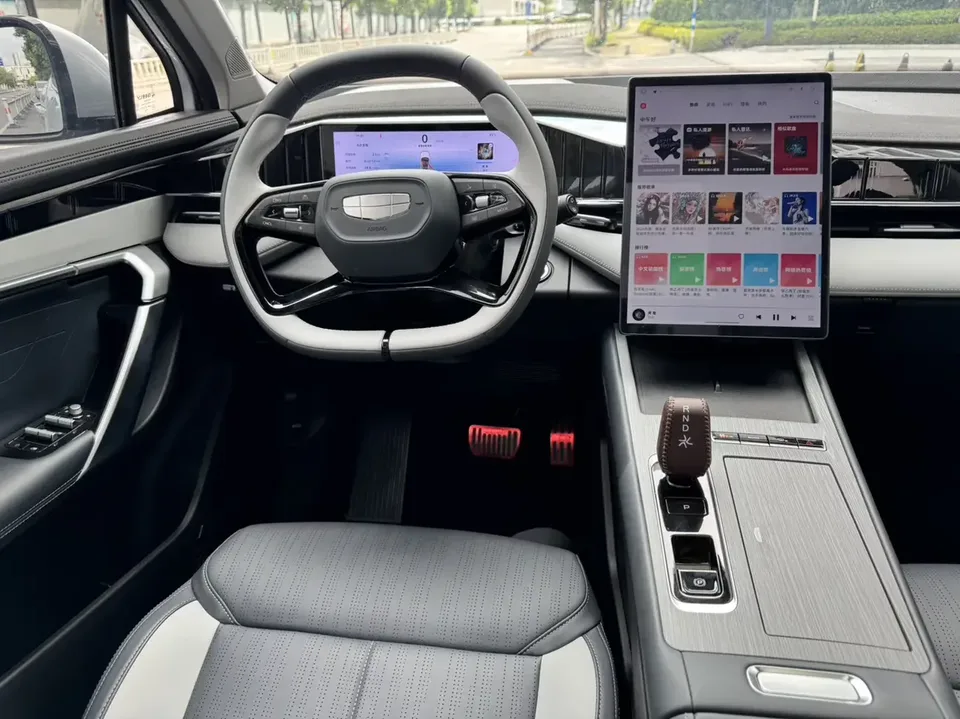 Geely Atlas L Boyue L 2024 1.5TD DCT Premium Edition 2024 — thumbnail 4