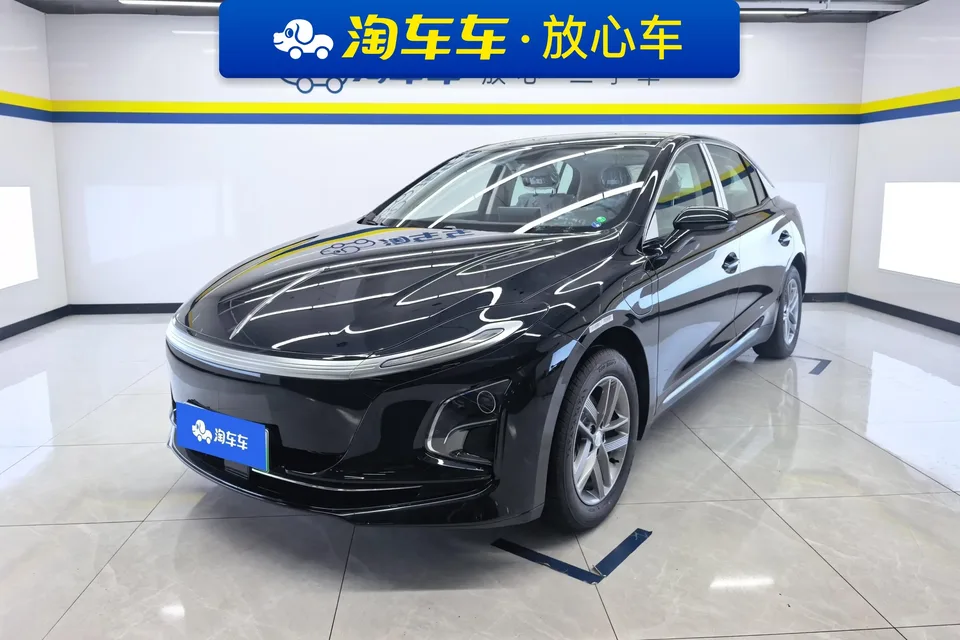 Hongqi E-QM5 Hongqi E-QM5 2025 500KM Travel Edition 2026 — photo 1, buy with delivery to Moscow
