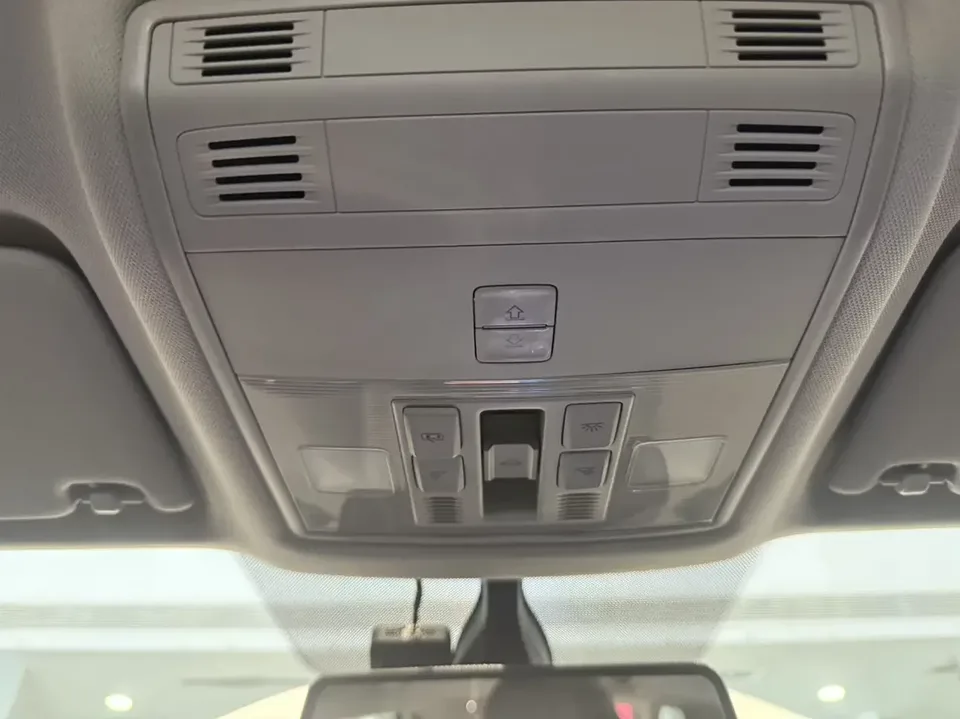 Skoda Karoq Korok 2022 TSI280 Premium Edition 2022 — thumbnail 3