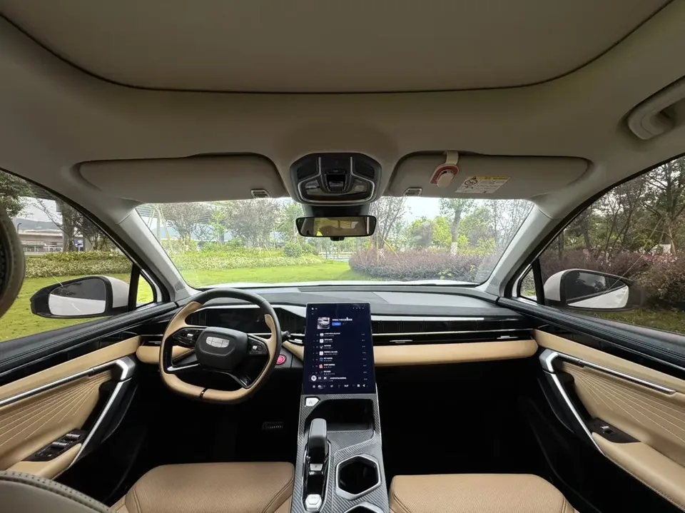 Geely Atlas L Boyue L 2023 1.5TD DCT Premium 2023 — thumbnail 3