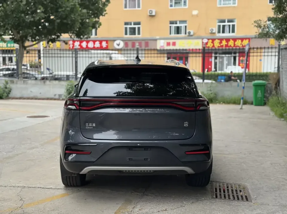 BYD Tang DM Tang DM 2023 DM-i Champion Edition 112KM Premium 2023 — thumbnail 2