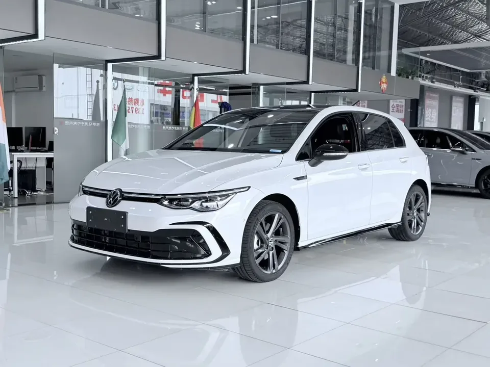 Volkswagen Golf golf 2021 280TSI DSG R-Line 2022 — photo 1, buy with delivery to Moscow