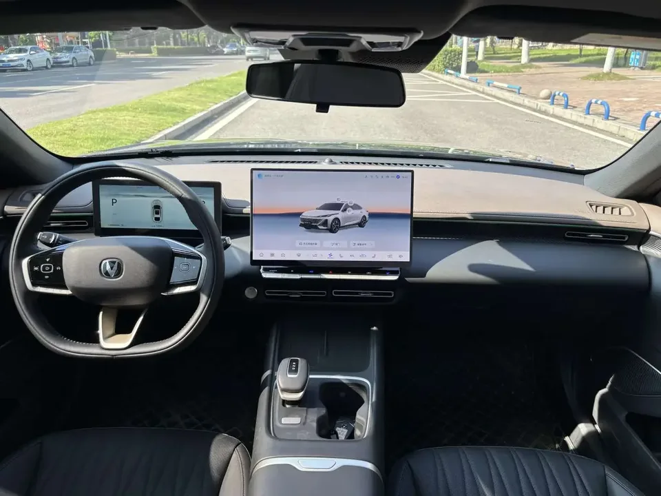 Changan Escape Escape 2026 Fourth Generation 1.5L Blue Whale Super Engine Smart Enjoyment Model 2025 — thumbnail 3