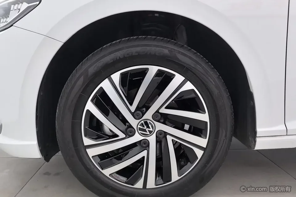 Volkswagen Lavida Lavida 2024 1.5L Automatic 5 Million Edition 2025 — thumbnail 3