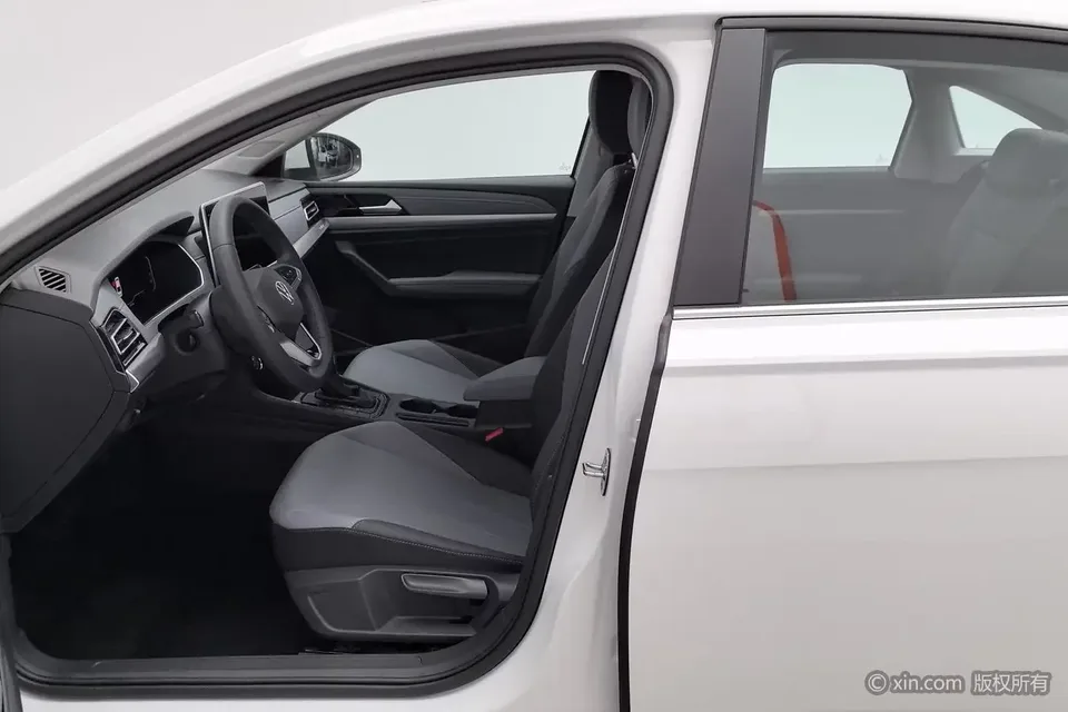 Volkswagen Lavida Lavida 2024 1.5L Automatic 5 Million Edition 2025 — thumbnail 5