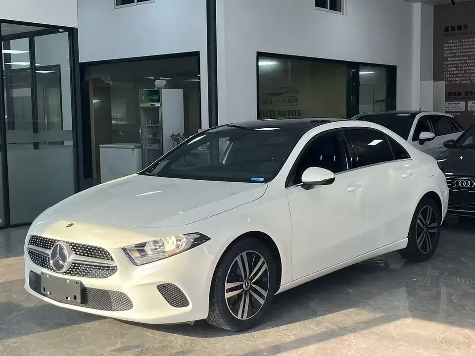 Mercedes-Benz Klasa A Mercedes Benz A Class 2022 A 180L 2022 — photo 1, buy with delivery to Moscow