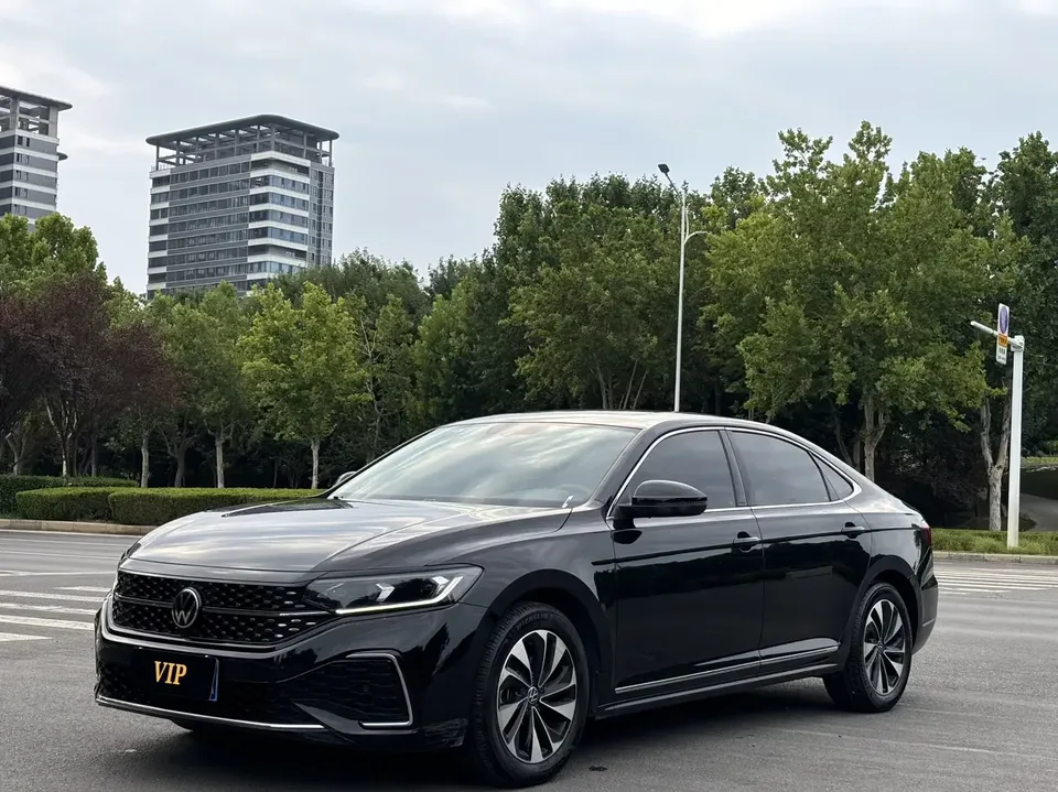 Volkswagen Passat Passat 2024 280TSI Star Elite Edition 2024 — photo 1, buy with delivery to Moscow