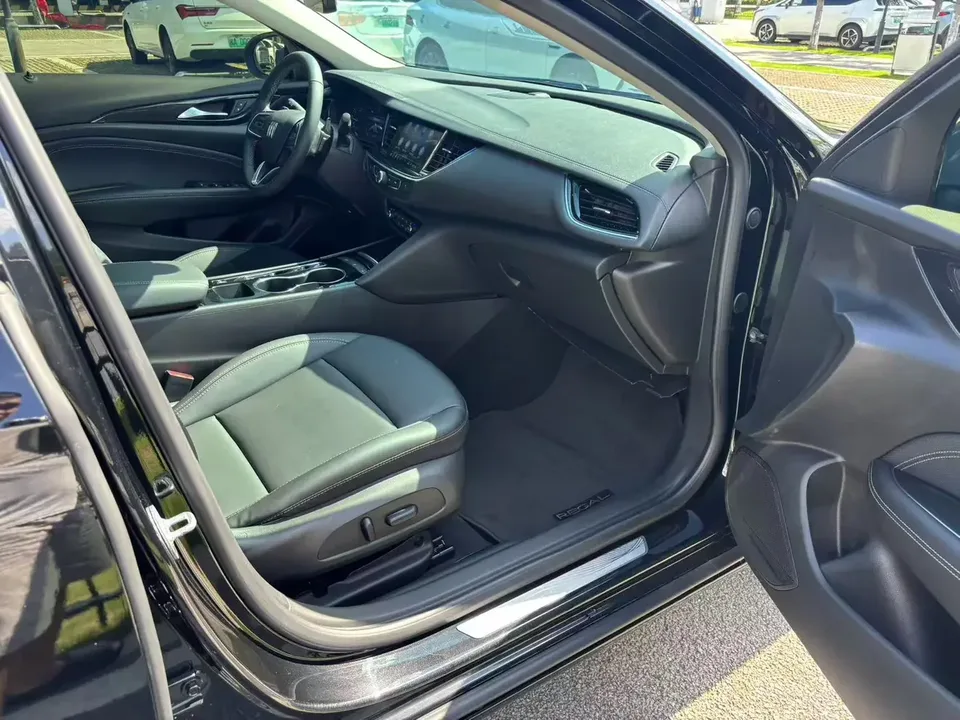 Buick Majesty Majesty 2024 25T Super Edition 2023 — thumbnail 2