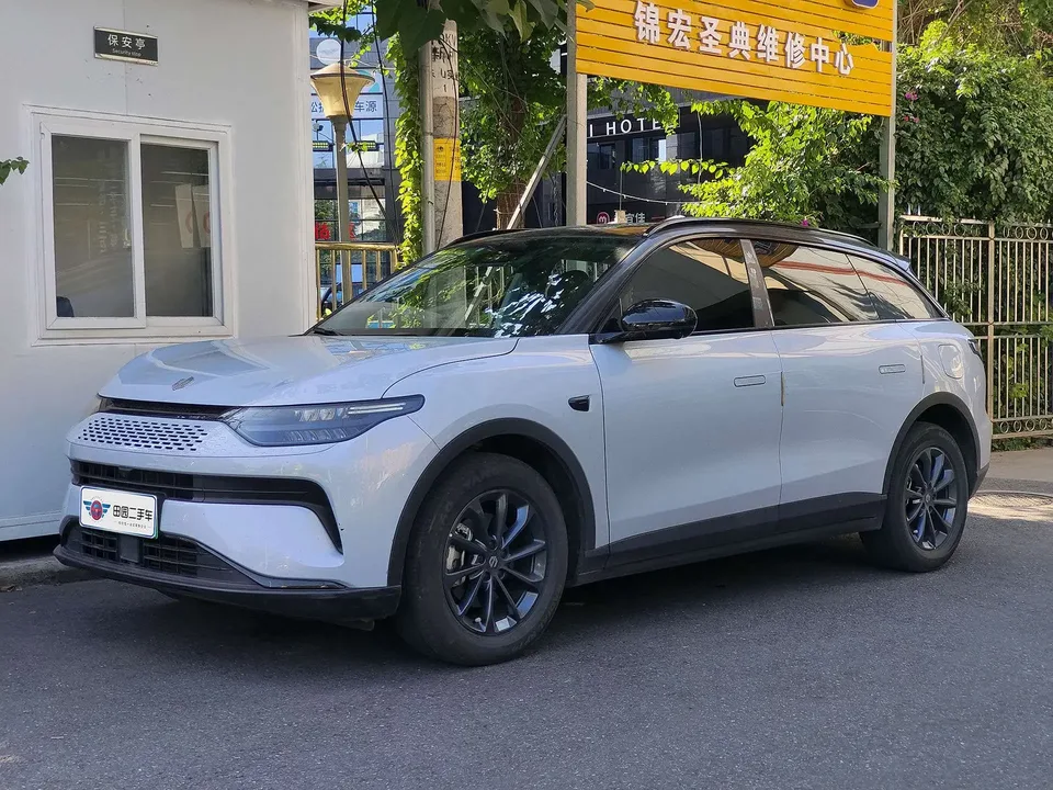 Leapmotor Zero running C11 Zero running C11 2023 Extended Range 285 Comfort Edition 2023 — photo 1, buy with delivery to Moscow