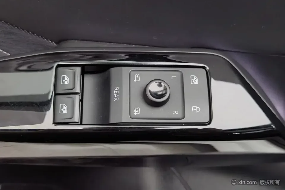 Volkswagen ID.3 Volkswagen ID.3 2024 Outstanding Edition 2024 — thumbnail 3