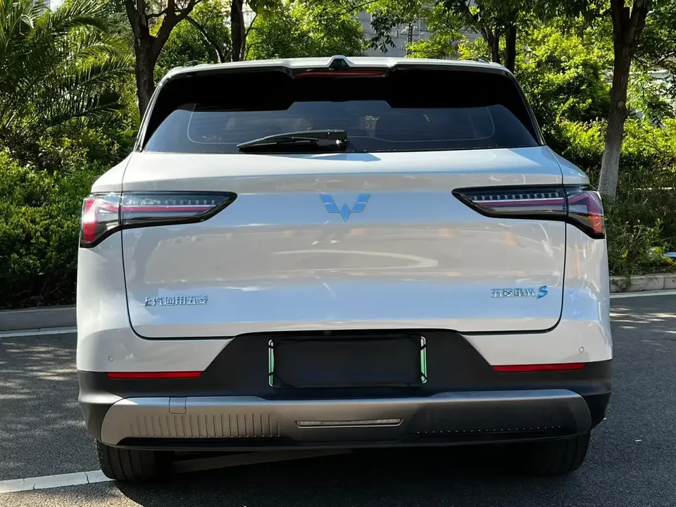 Wuling Starlight S PHEV Wuling Starlight S PHEV 2024 130km Flagship 2024 — thumbnail 2