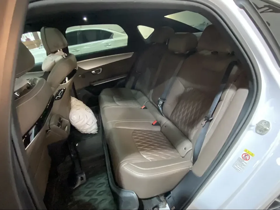 BYD Han DM Chinese DM 2022 DM-i 121KM Premium 2023 — thumbnail 3