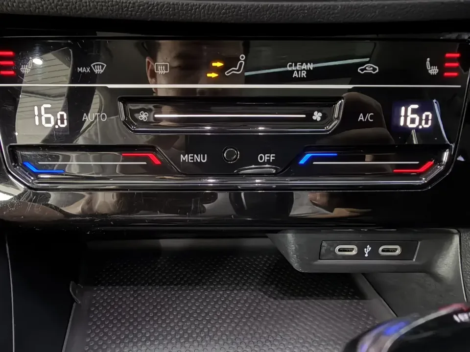 Volkswagen Sagitar Sagitar 2022 280TSI DSG Excellence Edition 2022 — thumbnail 3
