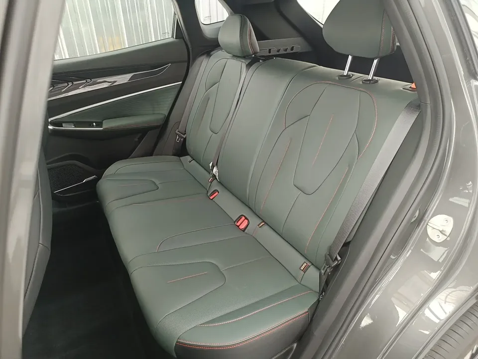 Geely Atlas Boyue 2024 1.5TD Dragon Edition 2025 — миниатюра 3