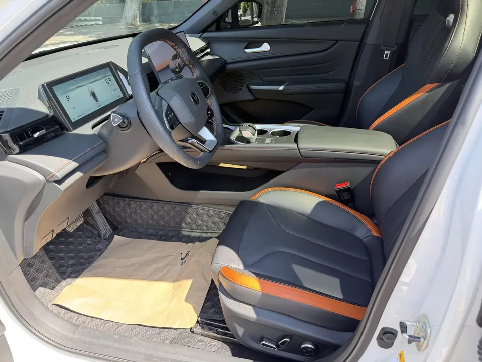 Changan UNI-V Changan UNI-V 2025 Third Generation 1.5T 500Bar Premium 2025 — thumbnail 3