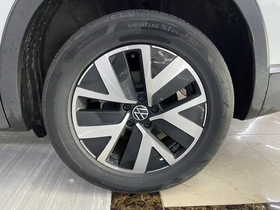Volkswagen Tayron Tanyue 2023 280TSI 2WD Luxury Plus Advanced Edition 2022 — миниатюра 5
