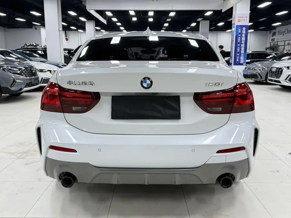 BMW 1 Series BMW 1 Series 2023 120i M Sport Edition 2023 — thumbnail 2