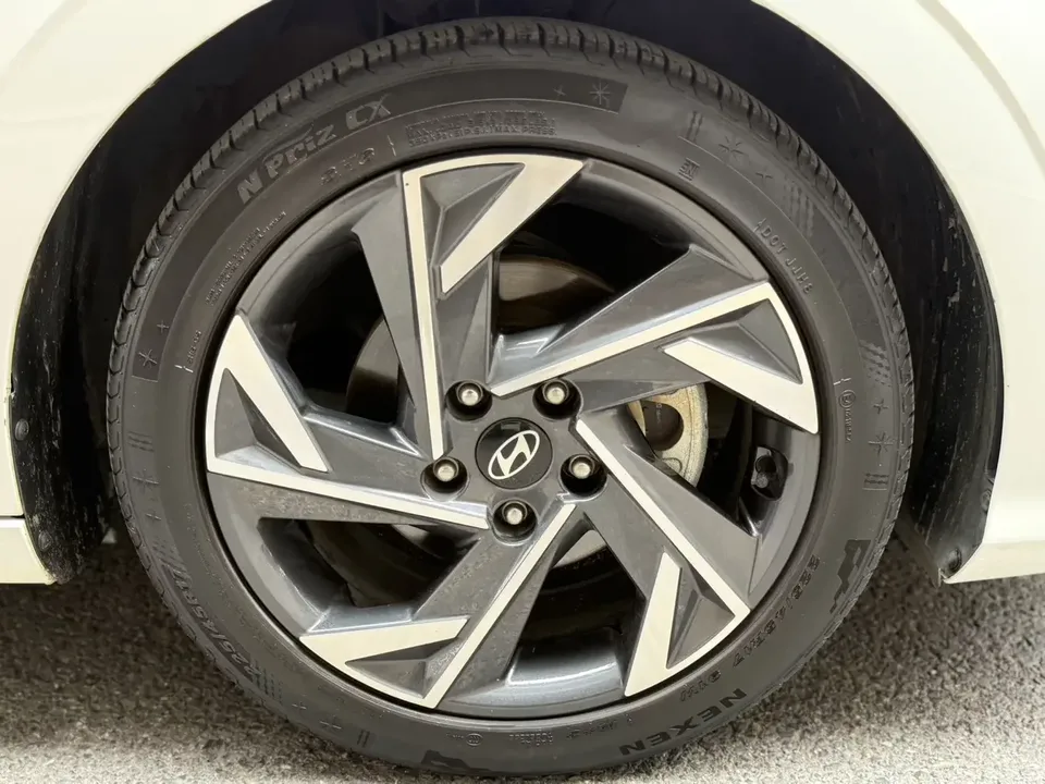 Hyundai Elantra Elantra 2023 1.5L CVT LUX Premium Edition 2023 — thumbnail 4