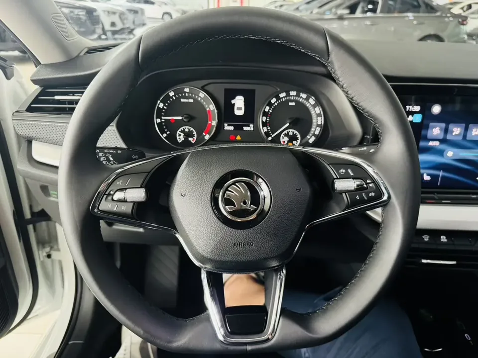 Skoda Octavia Octavia 2023 Modified PRO TSI280 DSG Premium Edition 2023 — thumbnail 4