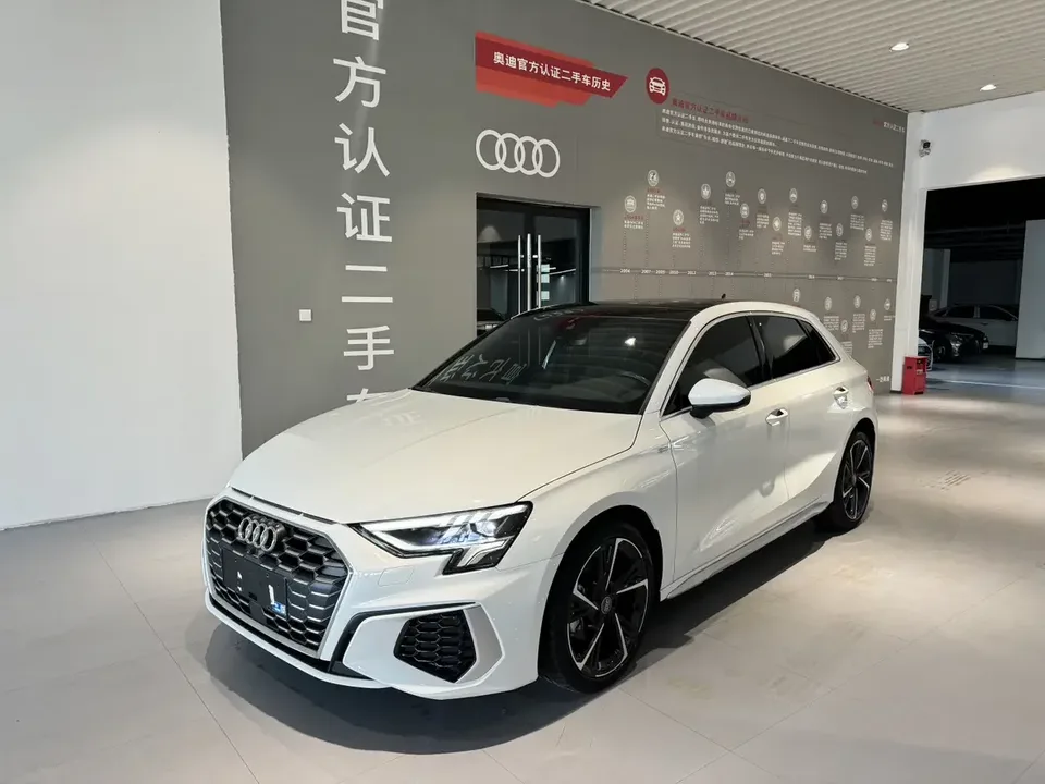 Audi A3 Audi A3 2022 Sportback 35 TFSI Stylish and sporty 2022 — photo 1, buy with delivery to Moscow