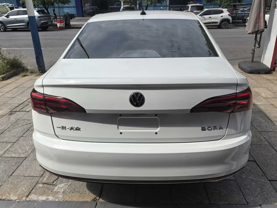Volkswagen Bora Bora 2021 1.5L Automatic Fashion Smart Edition 2022 — миниатюра 2