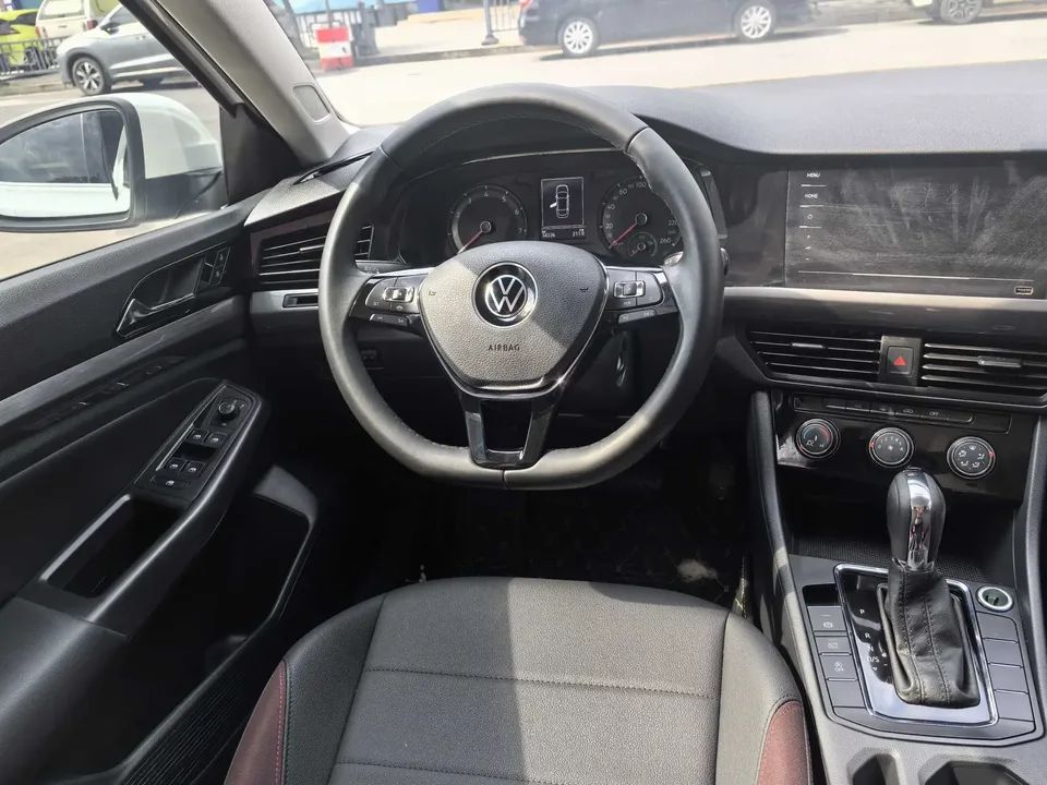 Volkswagen Bora Bora 2021 1.5L Automatic Fashion Smart Edition 2022 — миниатюра 4