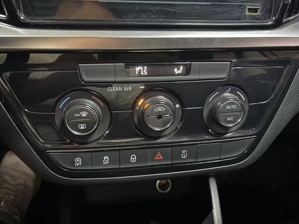 Skoda Comek Comek 2022 1.5L Automatic Comfort Edition 2023 — thumbnail 5